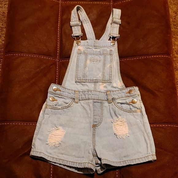 𝅺GIRLS DKNY overall shorts. Size 10 - Picture 1 of 6